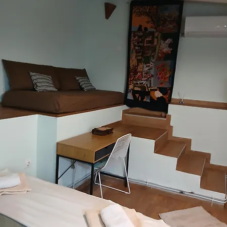 Petra Apartment *