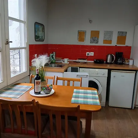 Petra Apartment *